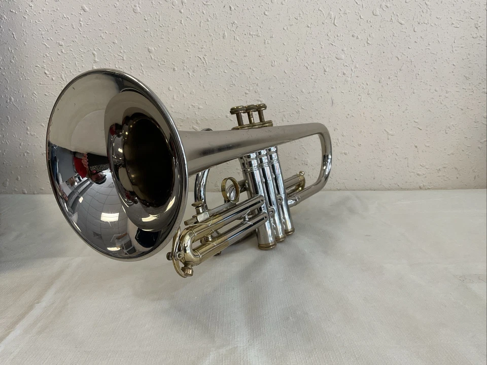 Trompeta King Tempo vintage niquelada con estuche Foto 4 de 4