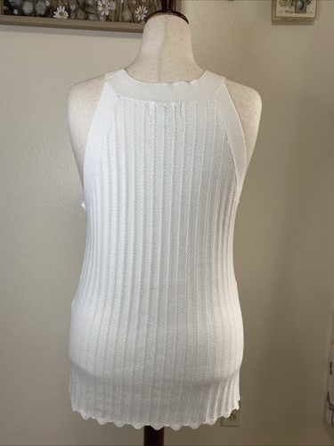 Skies Are Blue Curvy Sleeveless Knit Top. Scalloped Edges. 1X - Picture 2 of 7