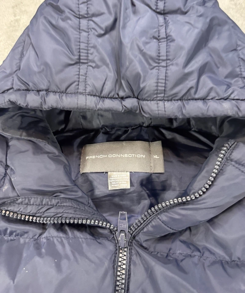 Chaleco acolchado con capucha azul marino French Connection XL🔥 Foto 2 de 4