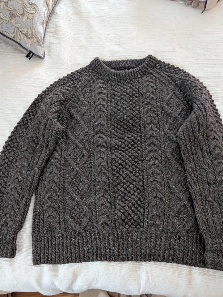 Suéter tejido con cable de lana irlandés de pie marrón XL de colección para hombre Foto 3 de 4