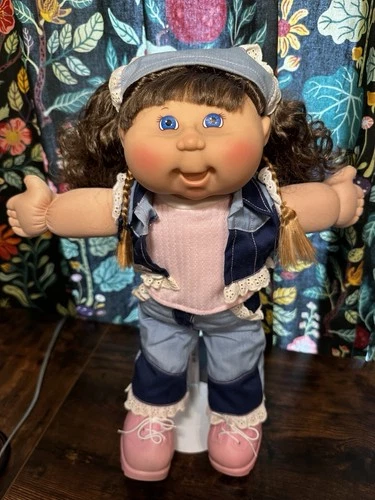 Cabbage Patch Kid/Play Along/GORGEOUS/Minty/Cleaned/original Clothes
