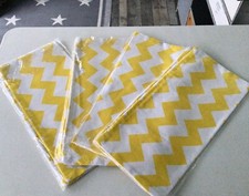 4 x CUSHION COVERS YELLOW WHITE ZIG ZAG CHEVRON GEOMETRIC CHRISTMAS NEW RETRO