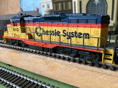 Cox GP9 Bo-Bo Baltimore & Ohio Chessie System Lackierung, guter Läufer HO Scale
