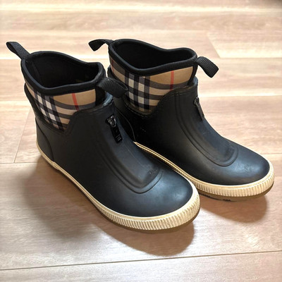BURBERRY Kids  Rain Boots  Sz EU 33 US2 21cm