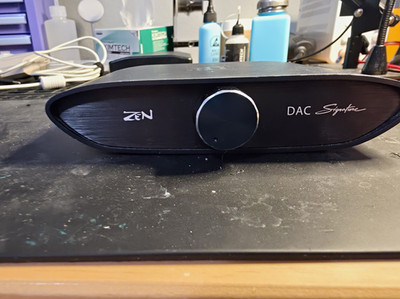 iFi ZEN DAC Signature USB Audio Interface Balanced w/ Power Adapter, RCA