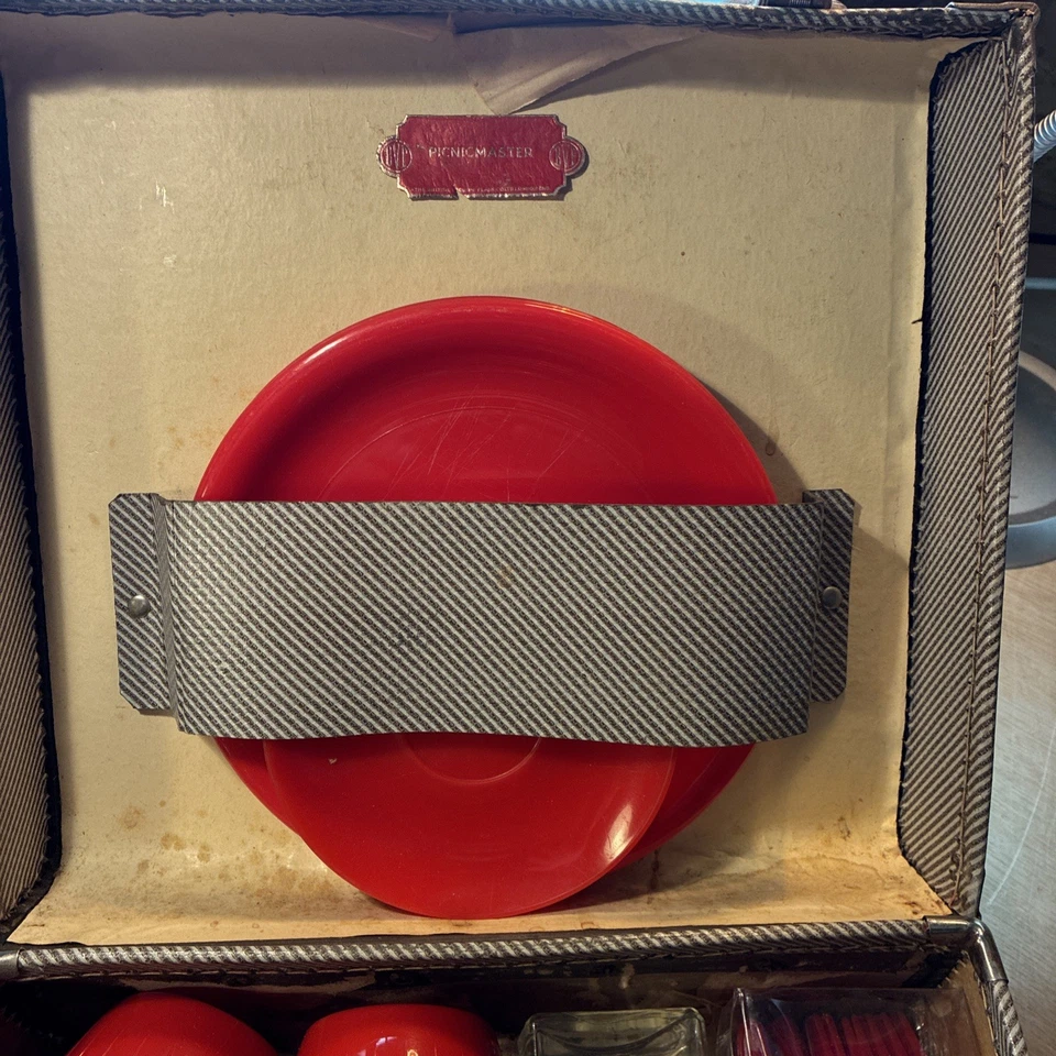 1950 Automotive Travel Picnic Set With Original Case Collectors Item Vintage - Image 2 of 4