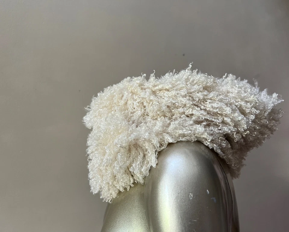 Betsey Johnson Y2K Faux Mongolian Fur Shawl Wrap platinum Blonde White Scarf Boa - Image 4 of 4