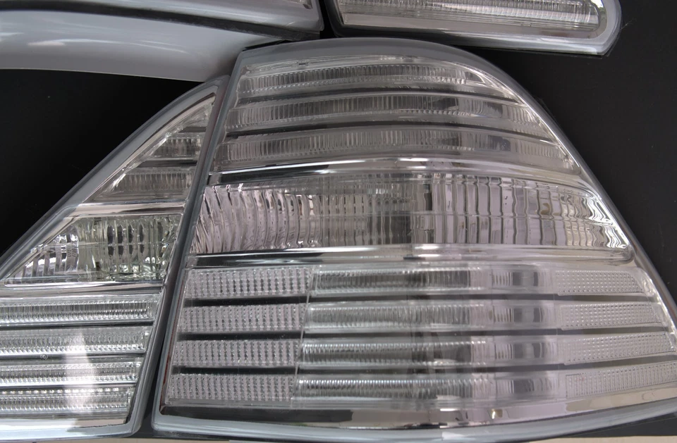 2001 - 2003 LEXUS LS430 UCF30 全透明尾灯镜片 — 第 2/4 张图片