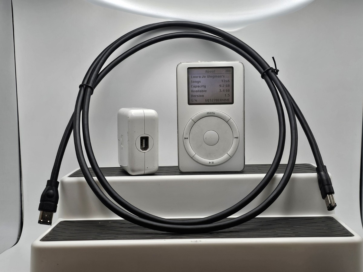 Apple iPod 10GB 第2世代 Vintage Apple iPod 2nd Generation 10GB (Touch Wheel/Classic 2nd