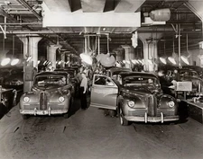 1941 Packard Factory Assembly Line Retro Car Manufacturing Photo 11X13X17 8x10