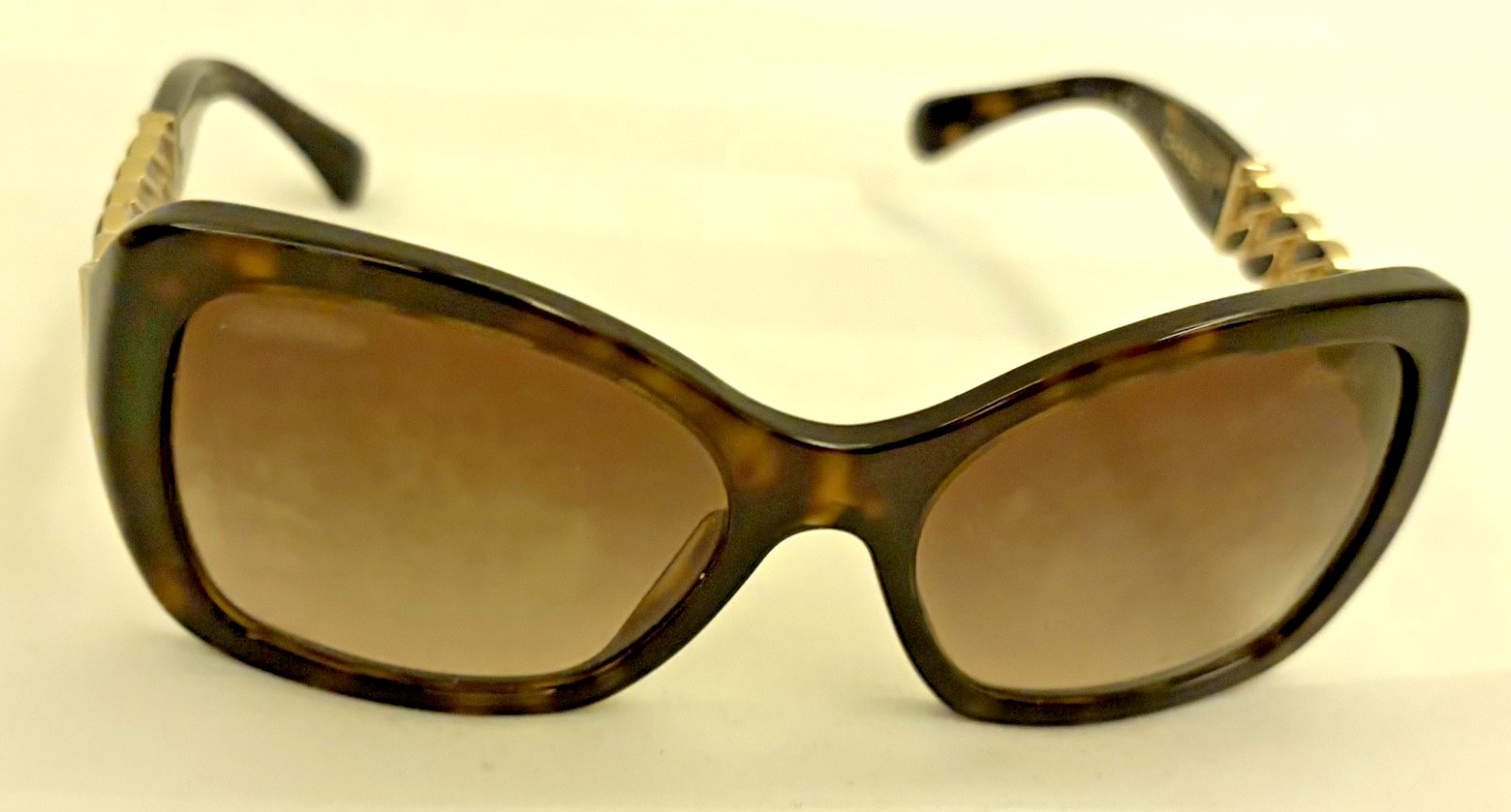 CHANEL Tortoise Shell Square Frame Chain-Link Sun… - image 1