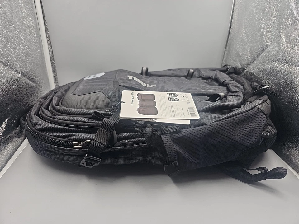 Mochila Thule - EnRoute 27L Escort 2 para portátil de 15,6" con funda acolchada de 10,1" Foto 2 de 4