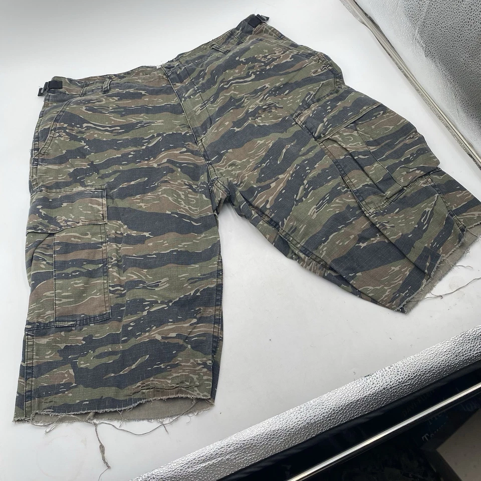 Rothco Shorts Mens Medium Green Tiger Stripe Camo Cargo Military Vietnam BDU - Image 3 of 4