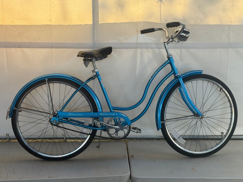Vintage Blue Women's Schwinn Hollywood Cruiser Bike Bicycle w/ Chrome Headlight