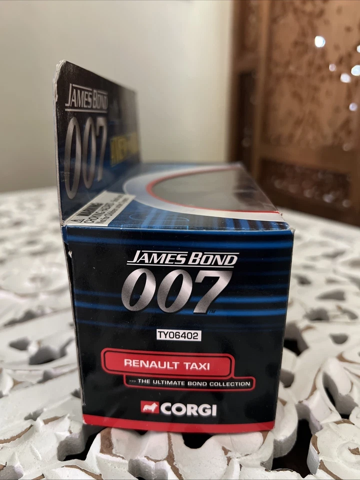Corgi James Bond 007 A View to Kill Renault Taxi TY06402 Working Features 2002 - Image 2 of 4