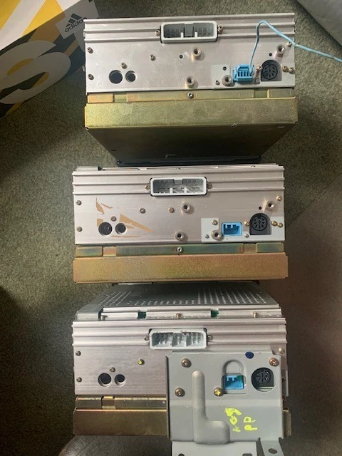 3 Second generation Acura Legend Bose Stereo (KA7/8) Head Units - Image 3 of 3