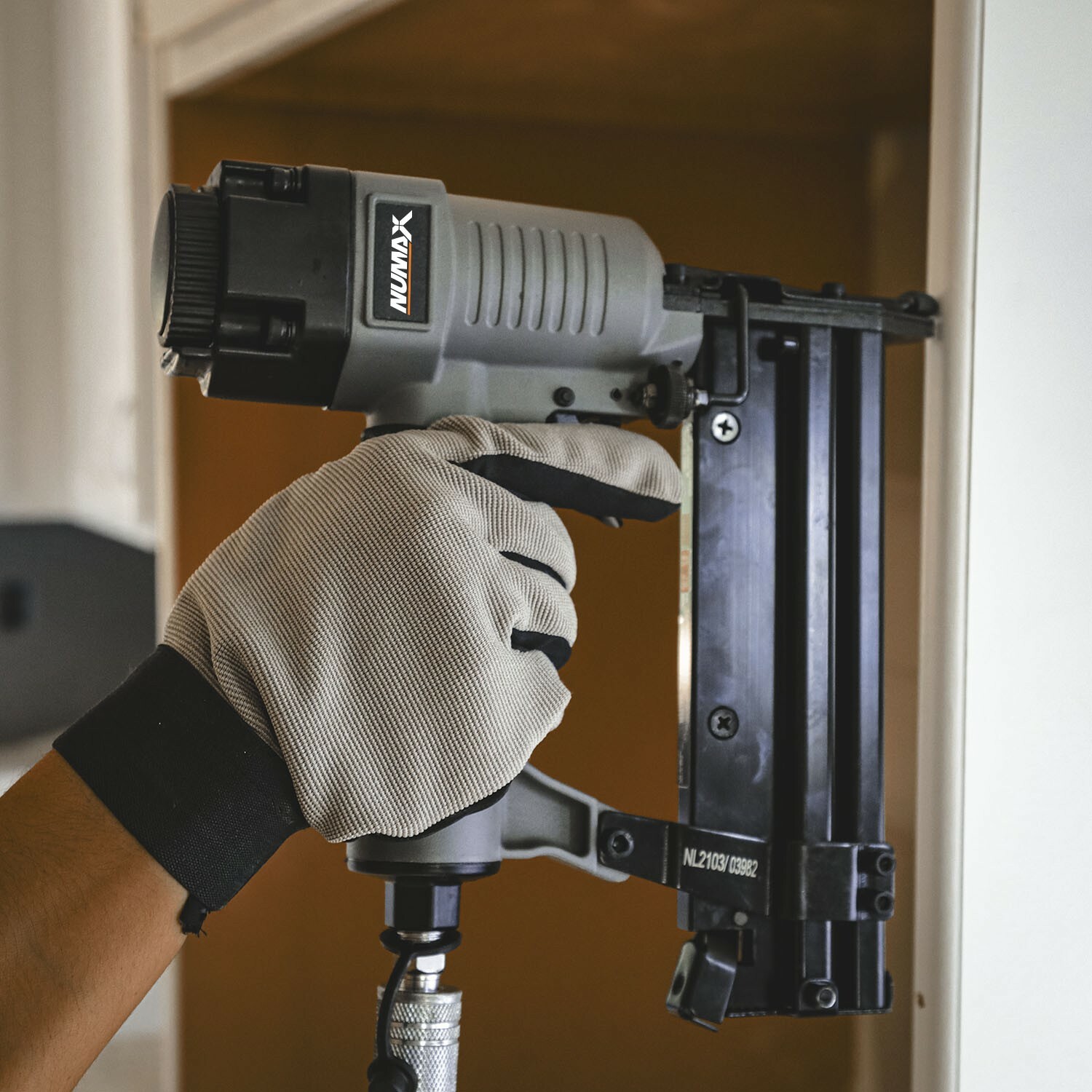 NuMax Pneumatic 2-in-1 18-Gauge Brad Nailer / Stapler with Fasteners *Mfr Direct