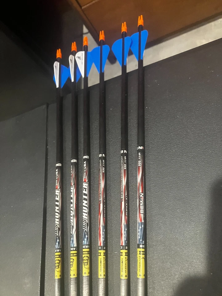 6 Beman ICS Patriot Hunter 500 Fletched 2 Blue 1 White 2" Vanes - Image 2 of 3