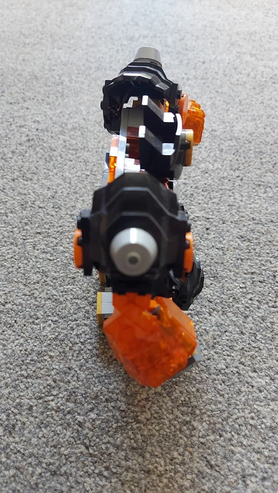 LEGO Ninjago 71806 Cole's Earth Mech, photo 2 of 4