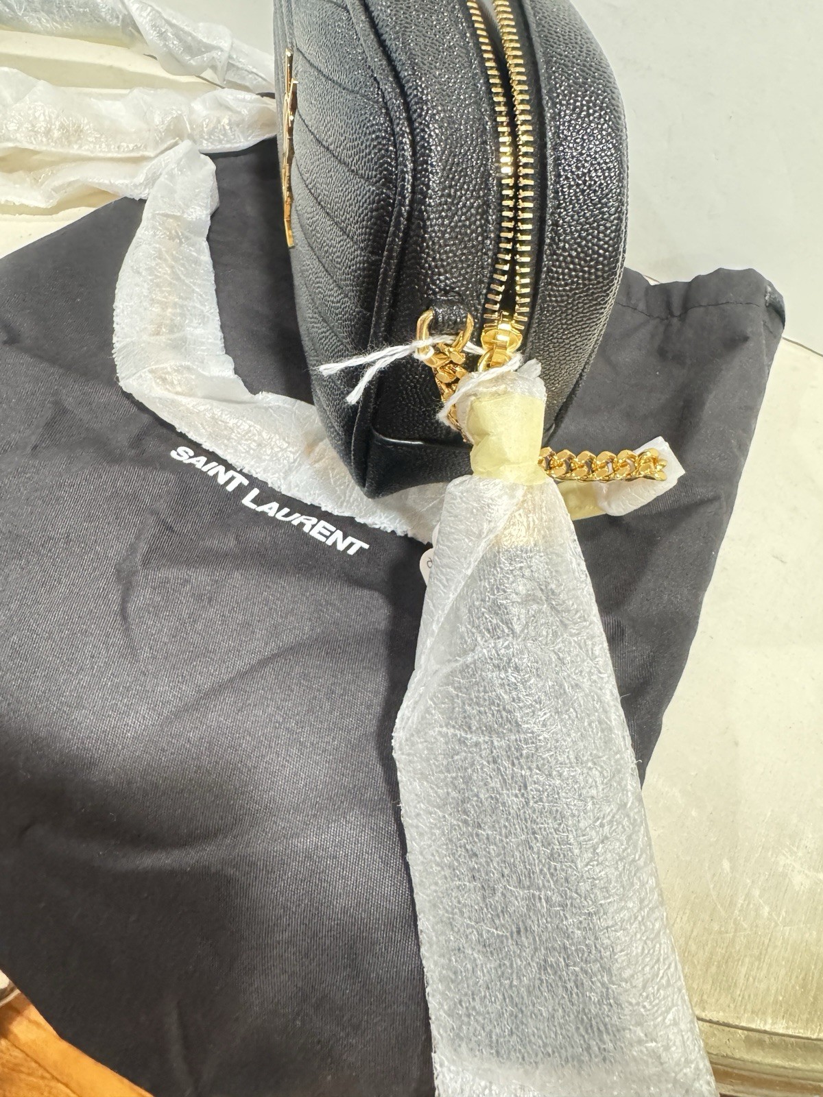 Borsa per fotocamera Saint Laurent Mini Lou tracolla pelle grana nera