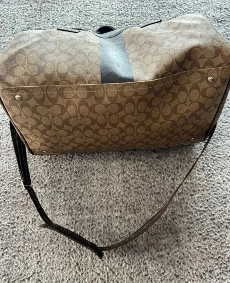 蔻驰签名涂层帆布传统条纹波士顿行李袋米色和棕色 — 第 3/4 张图片