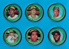 1971 Topps Coins #71 Roberto Clemente with 5 Pirates Willie Stargell EX-NM