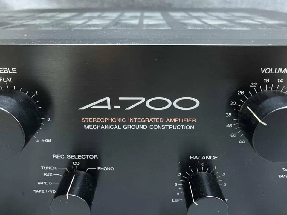 NEC A-700 STEREO AMPLIFIER Integrated Amplifier 100W+100W 4Ω AC100V 50/60Hz 190W - Image 4 of 4