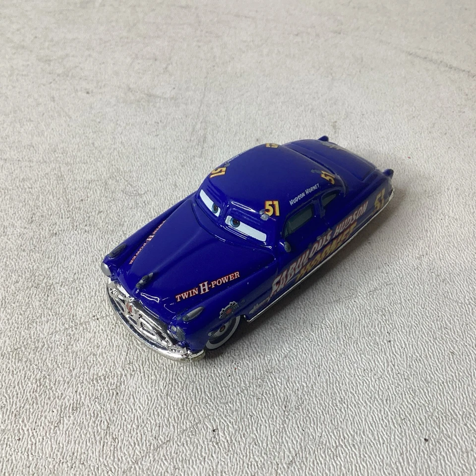 Lote Coches Disney Pixar Retro Radiador Muelles Clásicos Hank Edwin Greta Hudson Foto 2 de 4