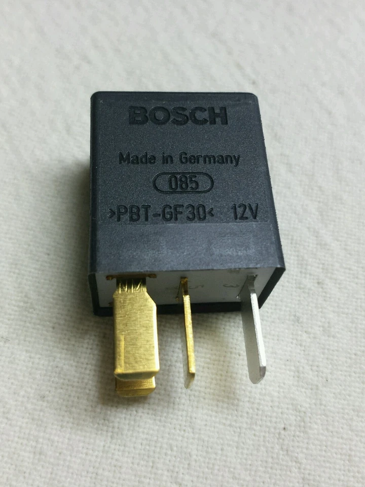 100-piece BOSCH RELAY 0 332 011 007 >PBT-GF30< 12V - Image 3 of 4