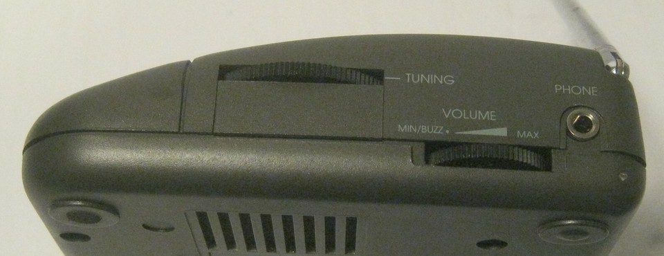 UNBRANDED Small Tabletop AM/FM LCD Clock Radio EXCELLENT Working ...