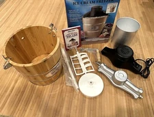 Aroma Ice Cream Freezer Traditional Ice Cream Maker Electric AIC204EM 4 QT W/BOX