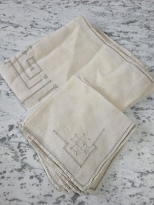 Vintage Tablecloth Set With 4 Cocktail Napkins Embroidered Openwork Cutwork 