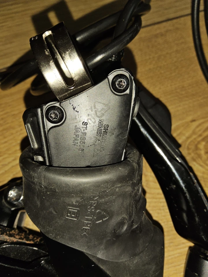 Shimano ST-RS505 Hydraulic Disc Brake STI Levers And Calipers 11 Speed Double - Image 4 of 4