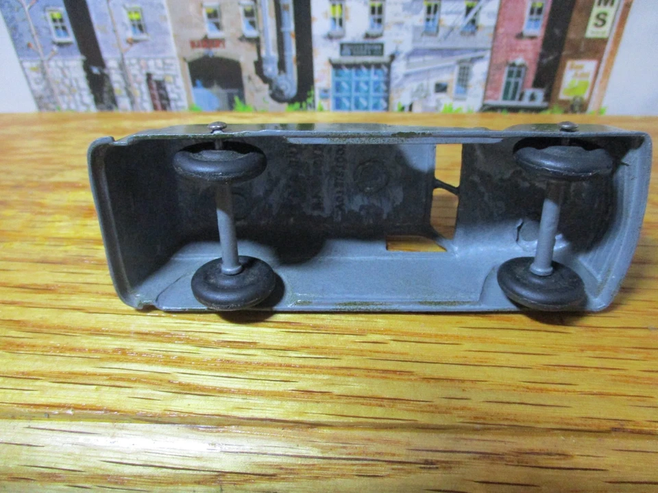 Tootsie Die Cast Juguete Verde Ejército Ambulancia Cruz Roja Escala 1:43 ~ BUEN ESTADO Foto 3 de 4