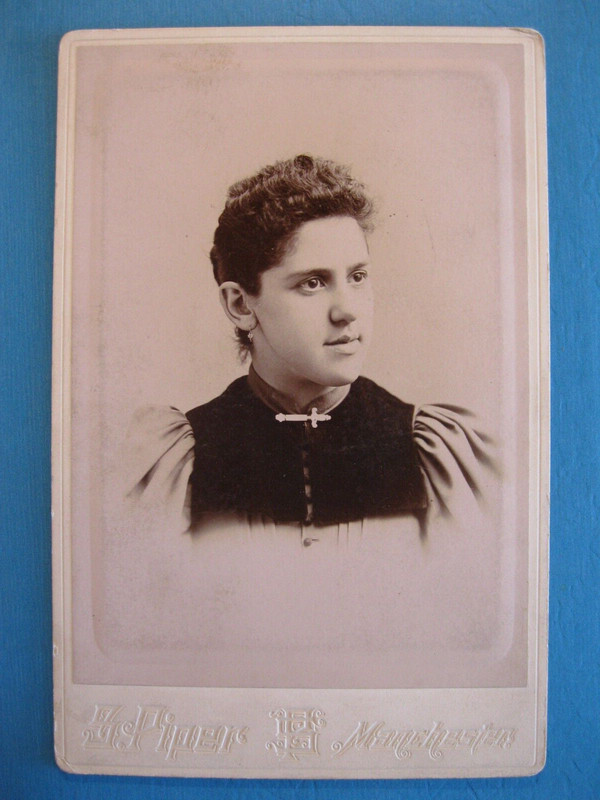 Antique Cabinet Card Photo of Victorian Woman by S. Piper from Manchester, N. H.