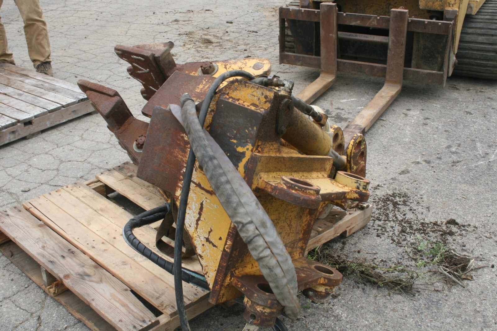 Customer Metal, Inc. Excavator Pole Setter Grapple Attachment used eBay