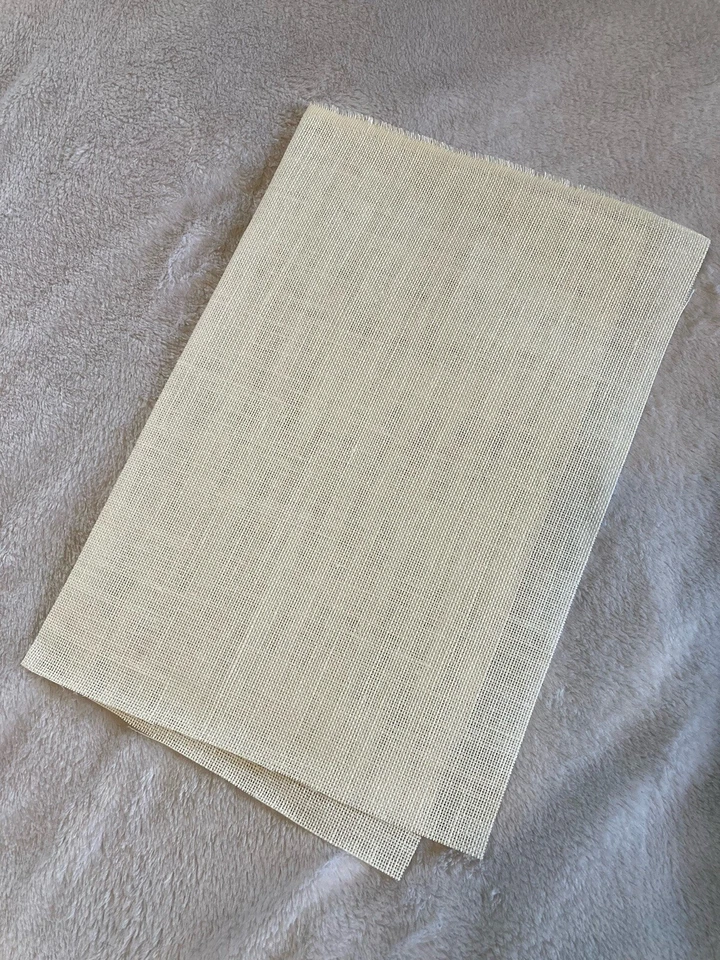 20 Count Off White linen Northcott 13.5 x 17 Rug Punch - Image 2 of 4
