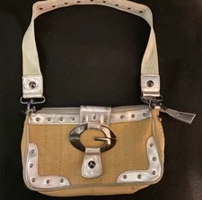 GUESS SHOULDER BAG WITH METALLIC DETAIL