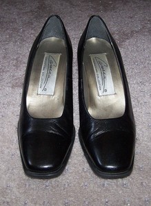 square toe pumps