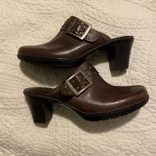 Clarks Bendables Mirabelle Leather Buckle Studded Mules Clogs Dark Brown Size7.5