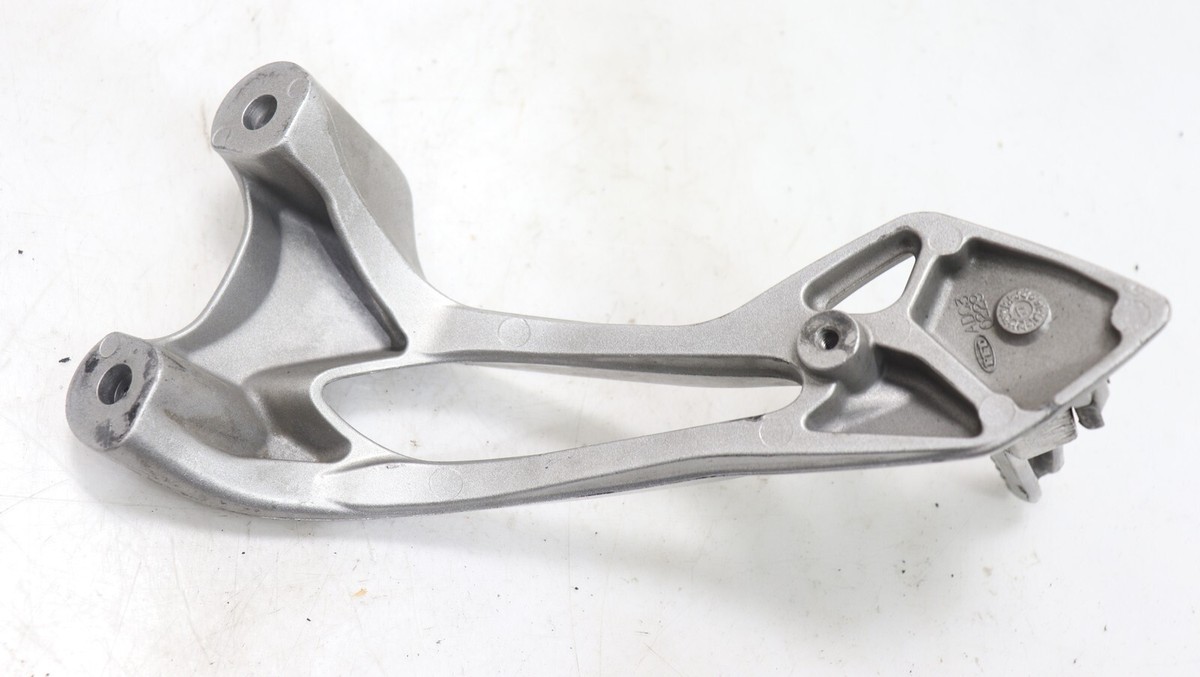 06-07 KAWASAKI NINJA ZX10ROEM RIGHT REAR BACK PASSENGER PEG | eBay