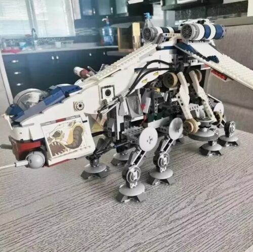Star Wars Republic Dropship with AT-OT Walker Building Blocks 10195 (Read Desc.) - Picture 4 of 4