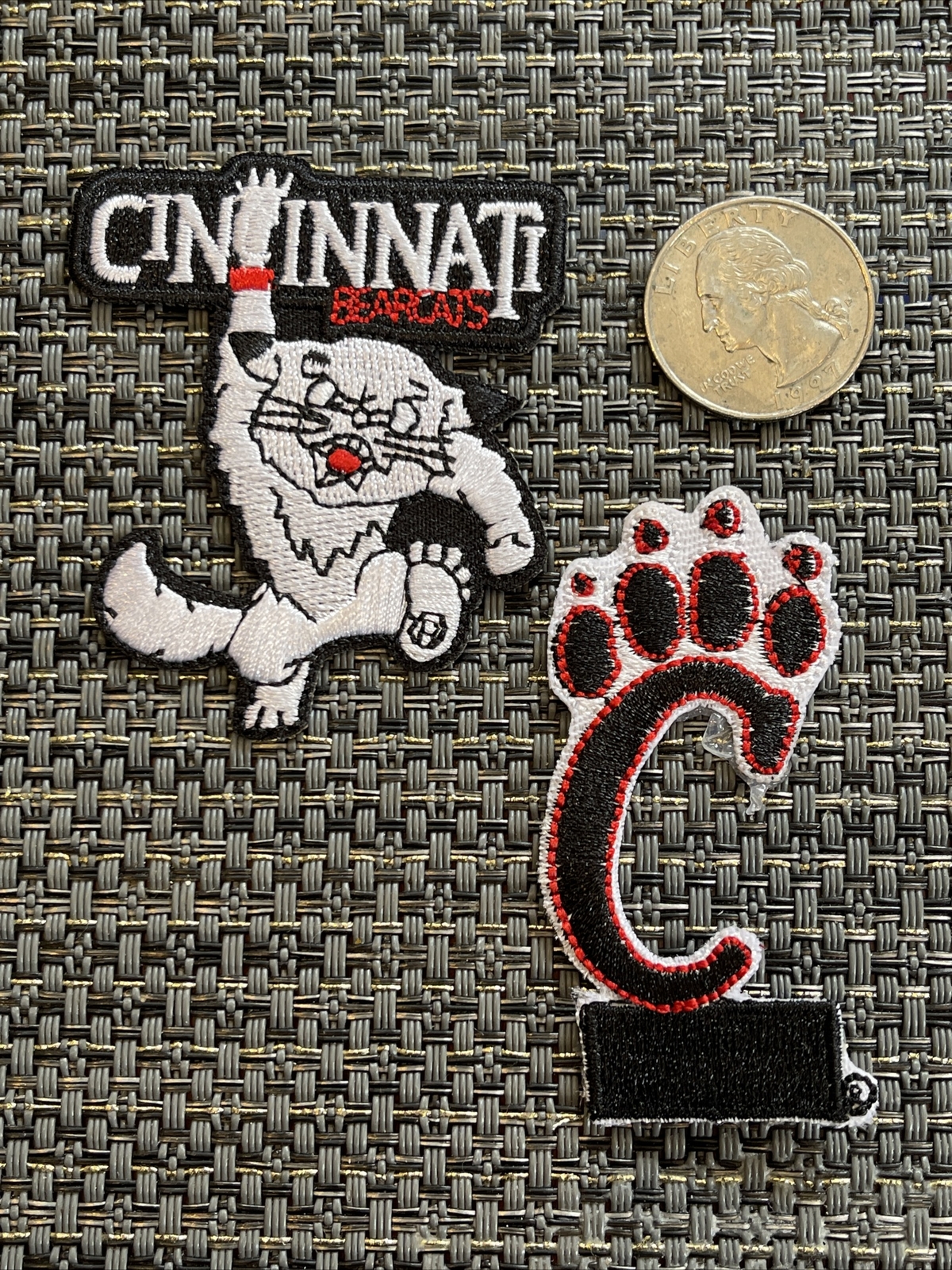 (2) University Of Cincinnati Vintage Bearcats Embroidered Iron On Patches Patch