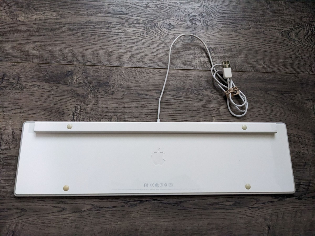 Genuine Apple A1243 Wired Mac Standard USBx2 Keyboard Numeric