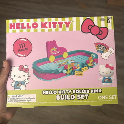 Hello Kitty Roller Rink Build Set 111 Pieces Ages 8+ Includes Hello Kitty Figure