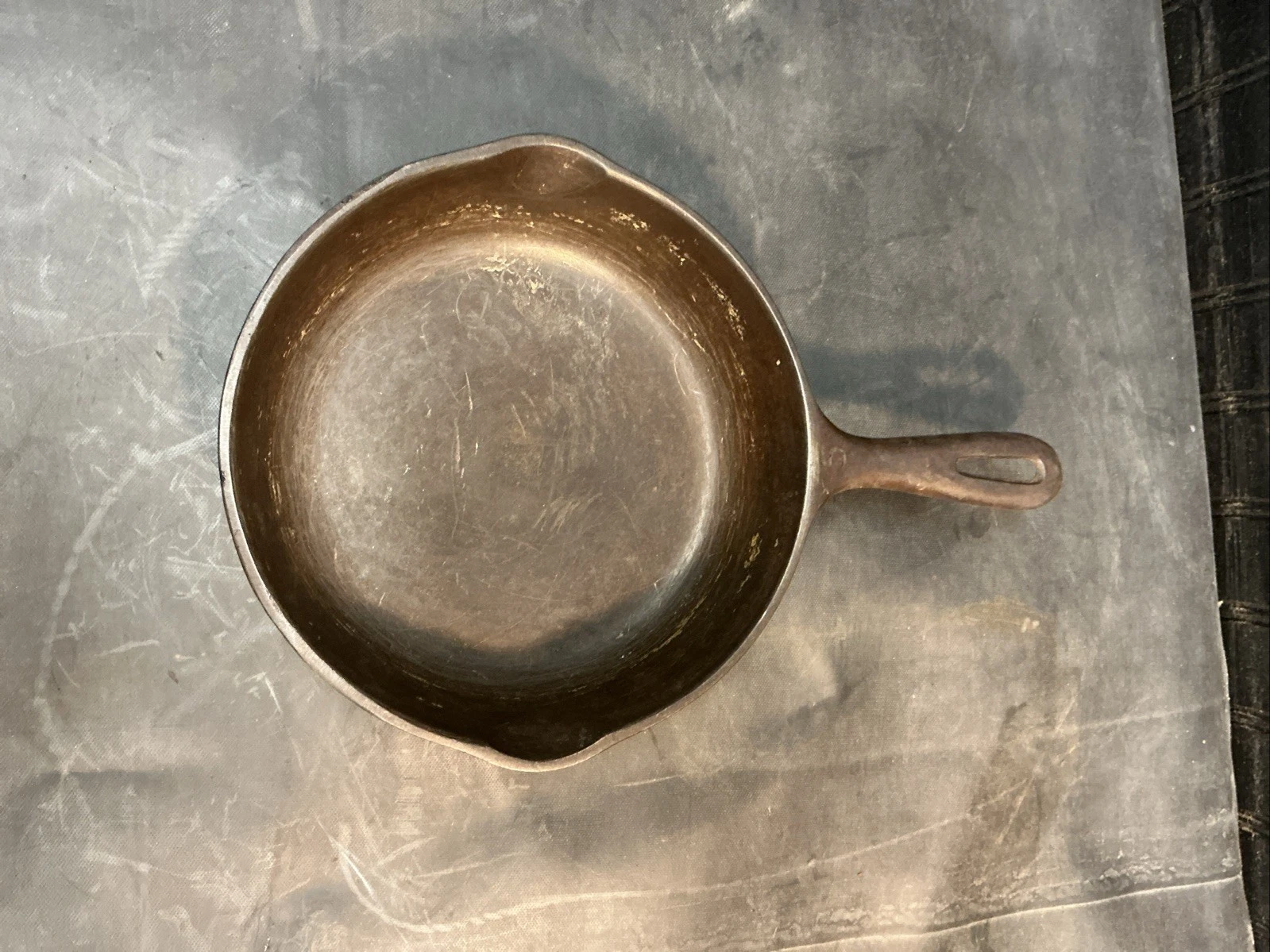 No 5 Cast Iron 8 1/8” Skillet Made in the USA USED Free Shipping
