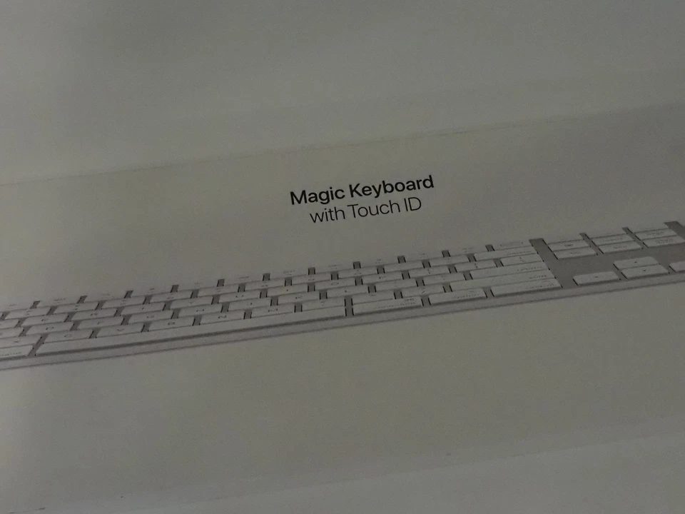 Apple Magic Keyboard Weiß mit Touc ID und Numeric Keypad NEU & OVP 2024 - Bild 3 von 4