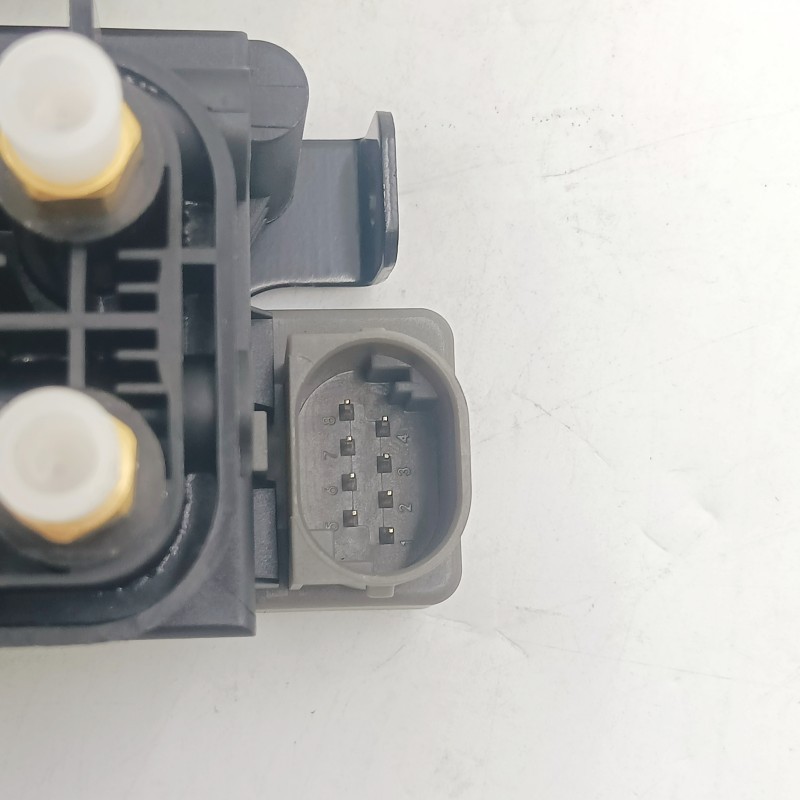 Rolls-Royce Ghost 2008-2019 Air suspension compressor P/N 6886059