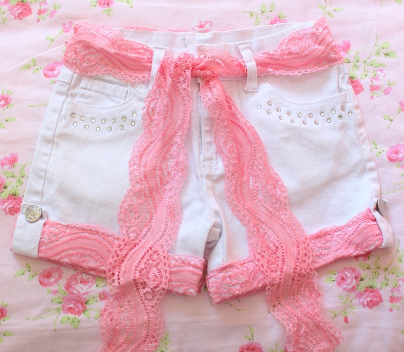 Dreamstar Girls 6X White Dress Crystal Shorts with Lace Fabric Tie *EUC*