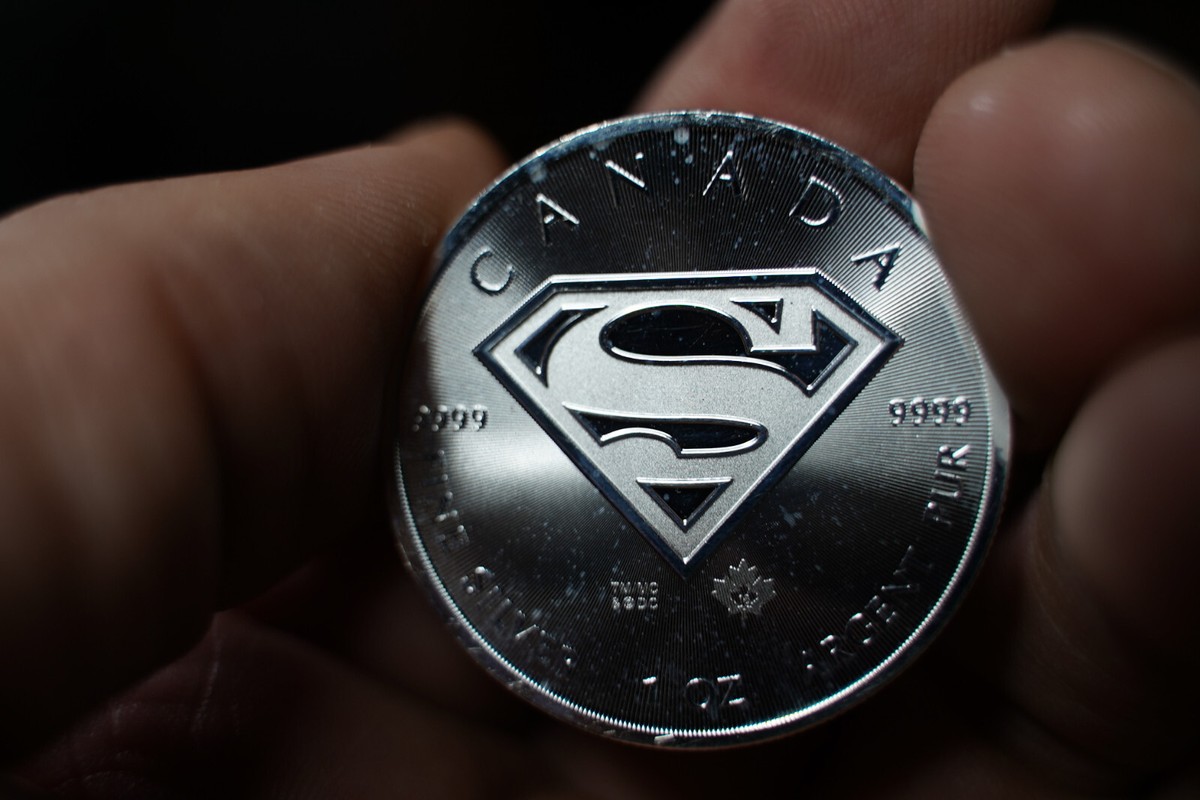 2016 Canadian Superman 1 troy ounce .9999 fine silver coin C484 | eBay